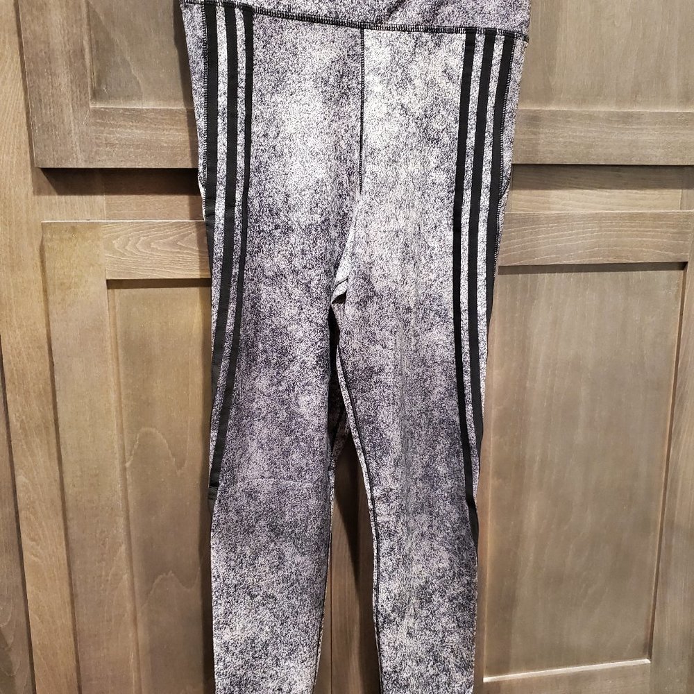 NEW adidas Women's 3 Stripe Tight Aeroready 7/8 Leggings Fitness FL9269 Grey Blk